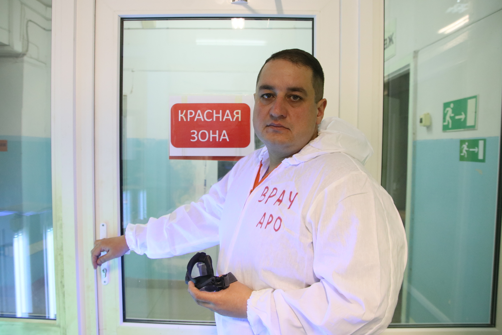 Сейчас Альберт Фахразов работает в ковид-госпитале, который в третий раз за пандемию развернут во втором стационаре. / Фото: Виктор Лушкин