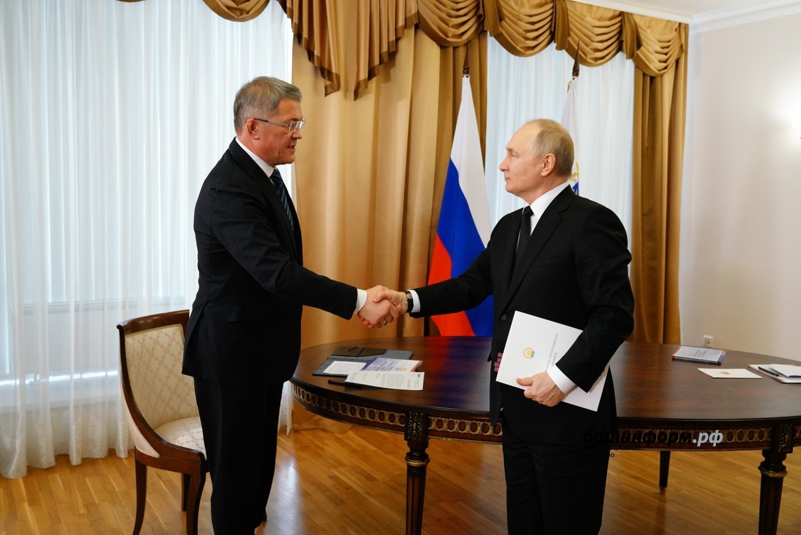Президент России Владимир Путин обещал поддержать ряд инфраструктурных и инвестиционных проектов Башкирии