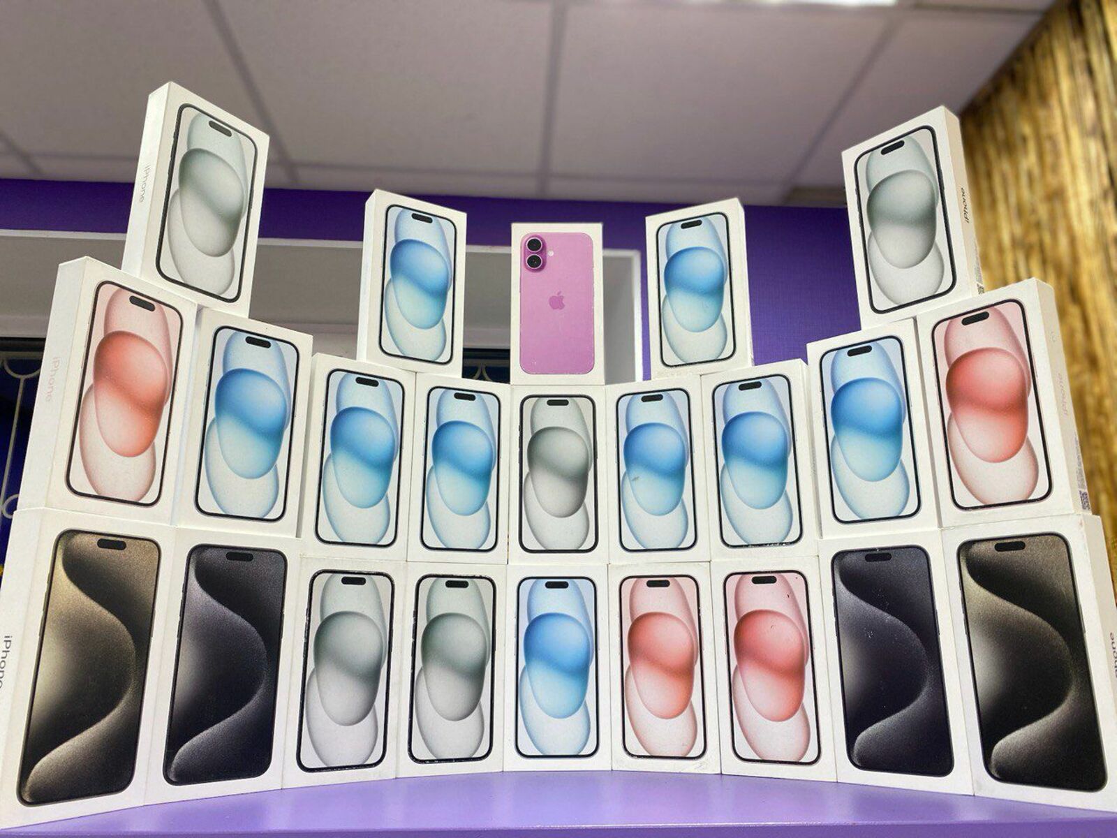 Магазин техники Revision приглашает обновить технику по лучшим ценам!