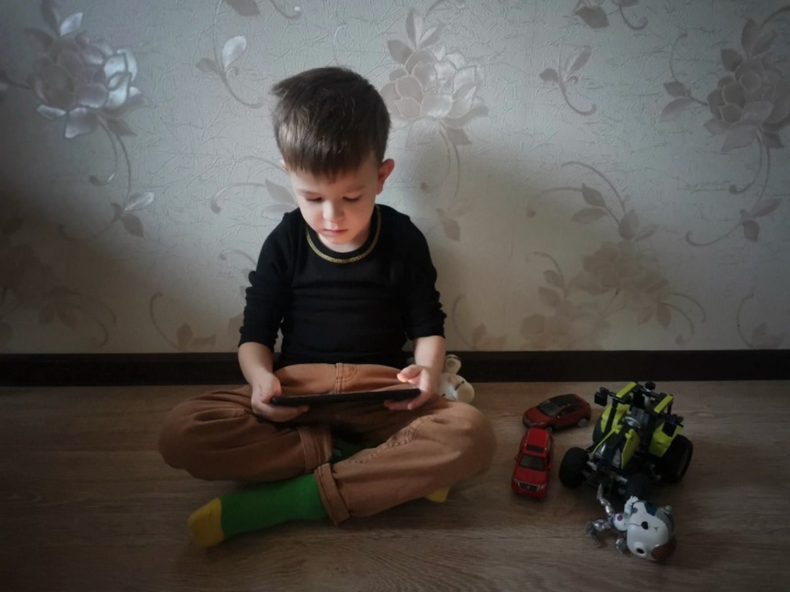 Смартфон не заменит игрушки, но станет хорошим помощником в обучении и развитии ребенка. /  Фото: Анастасия Нигматуллина