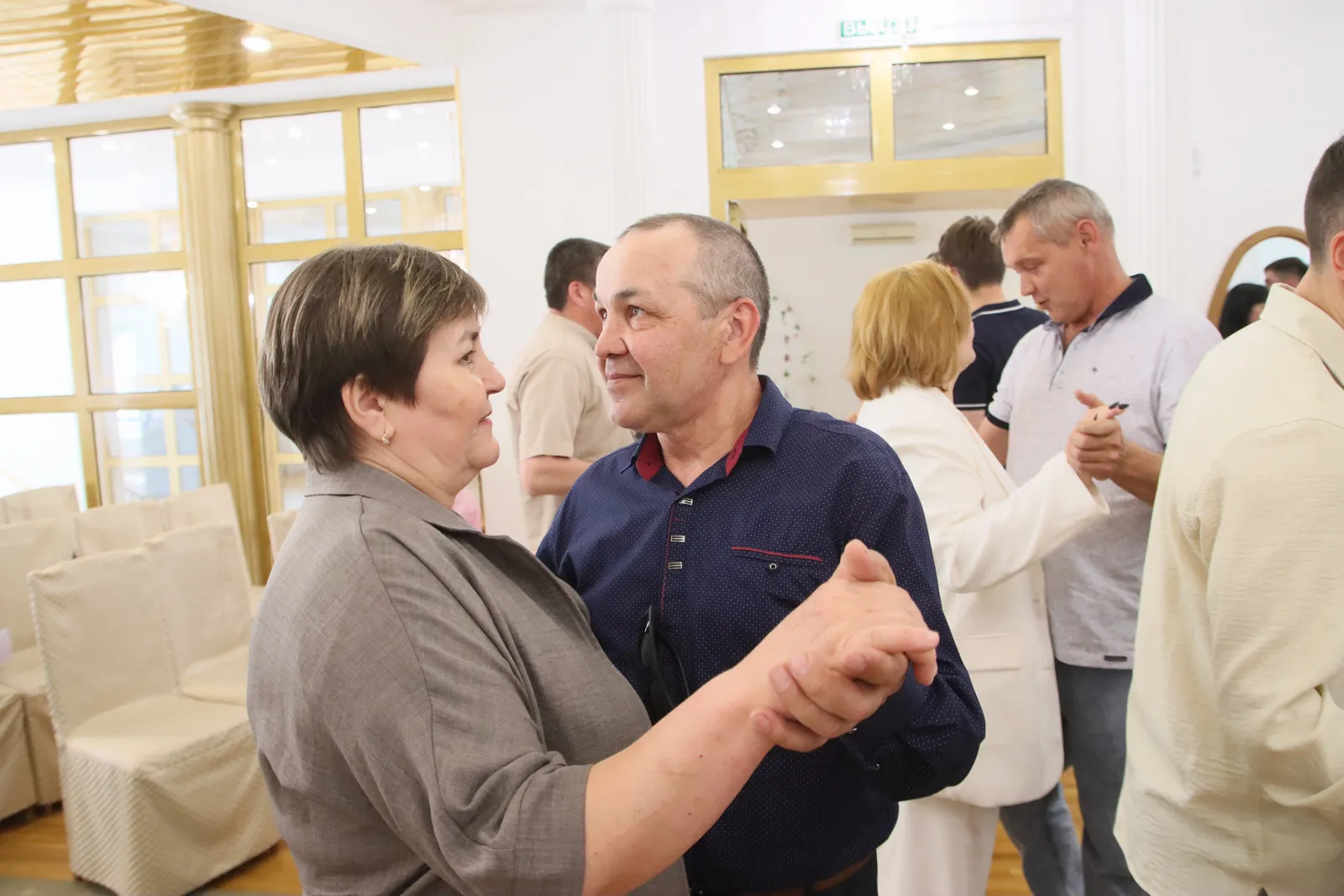 В Октябрьском чествовали семьи, работающие в одной организации