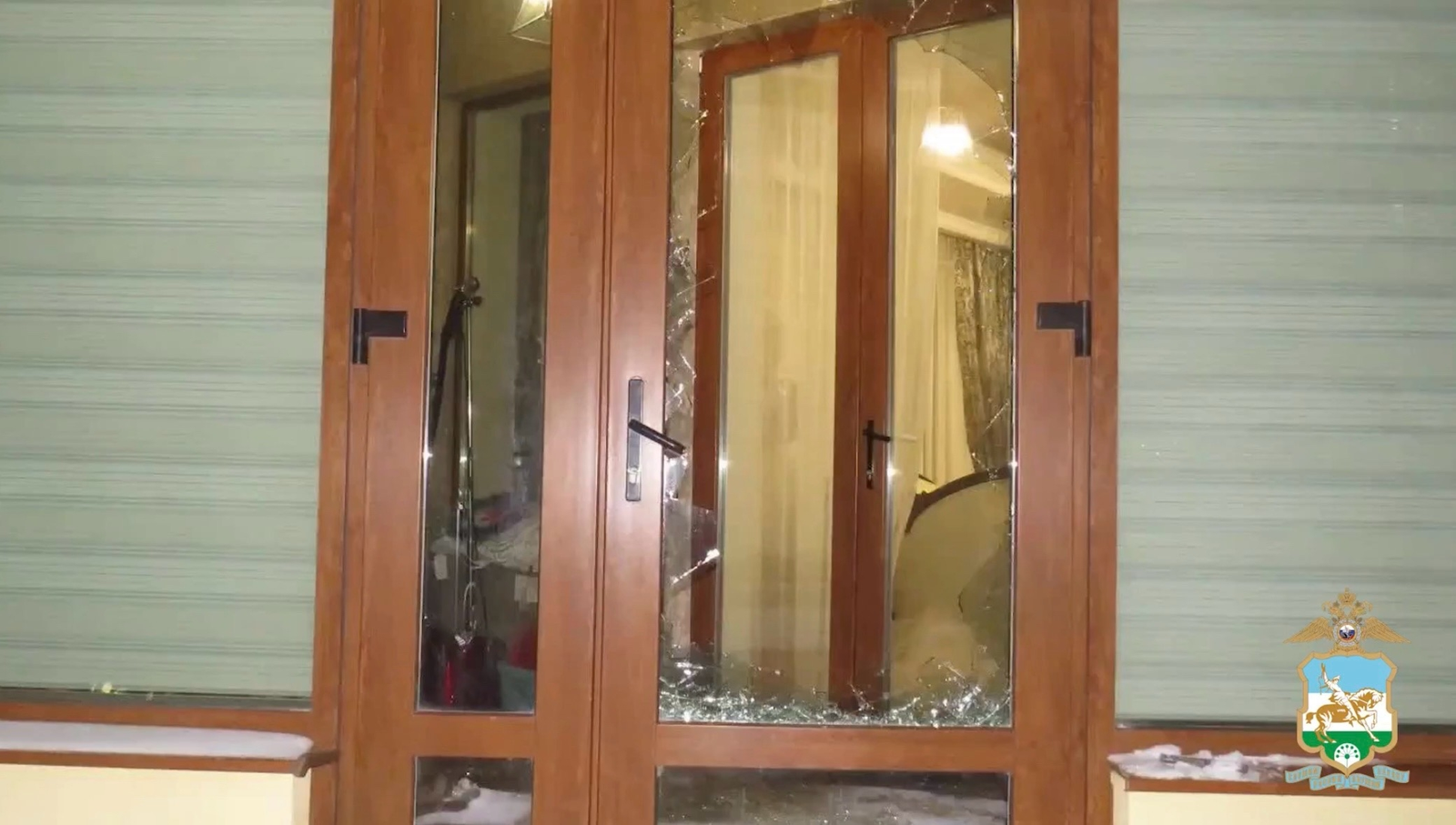 скриншот видео МВД по Башкирии  В Октябрьском студент проник в чужой дом по наводке мошенников