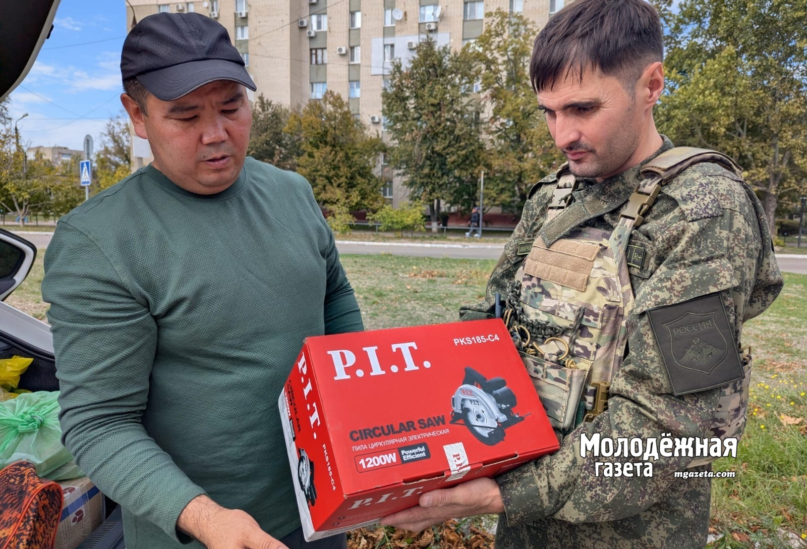 Журналисты Башкирии передали посылки бойцам в Запорожской области