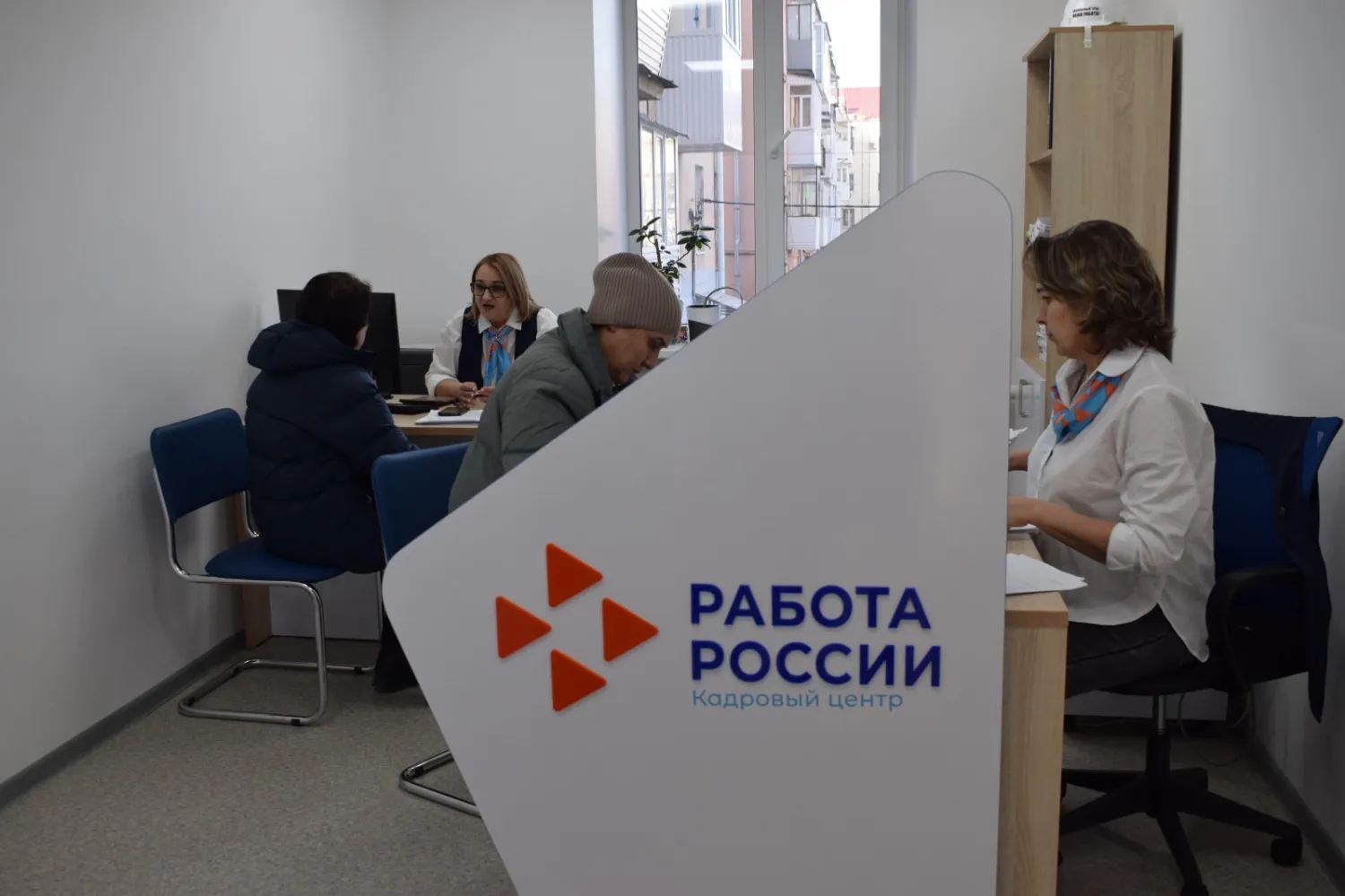 предоставлено Кадровым центром Октябрьского