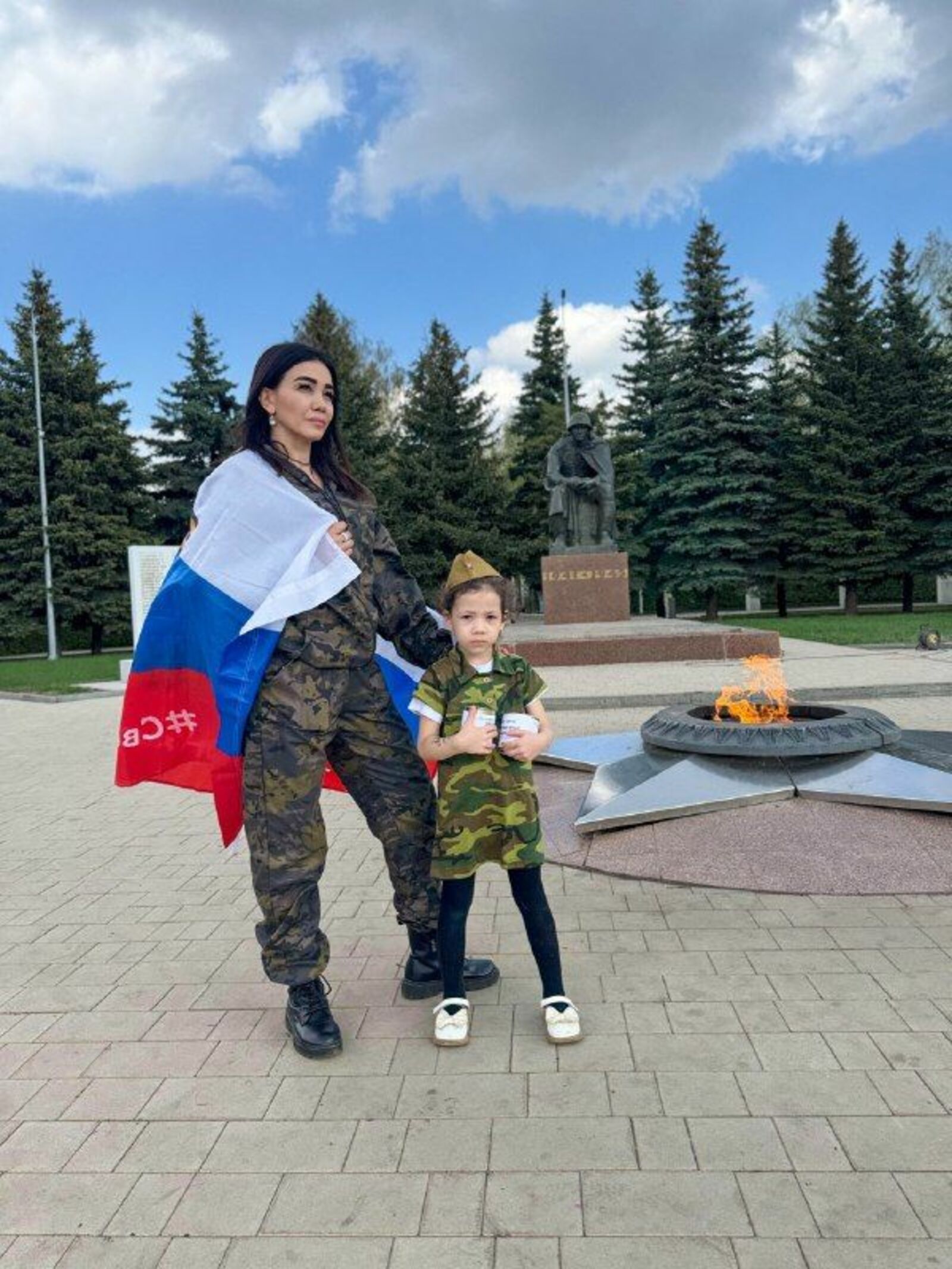 Боец «Татарин» сделал сюрприз жительнице Октябрьского