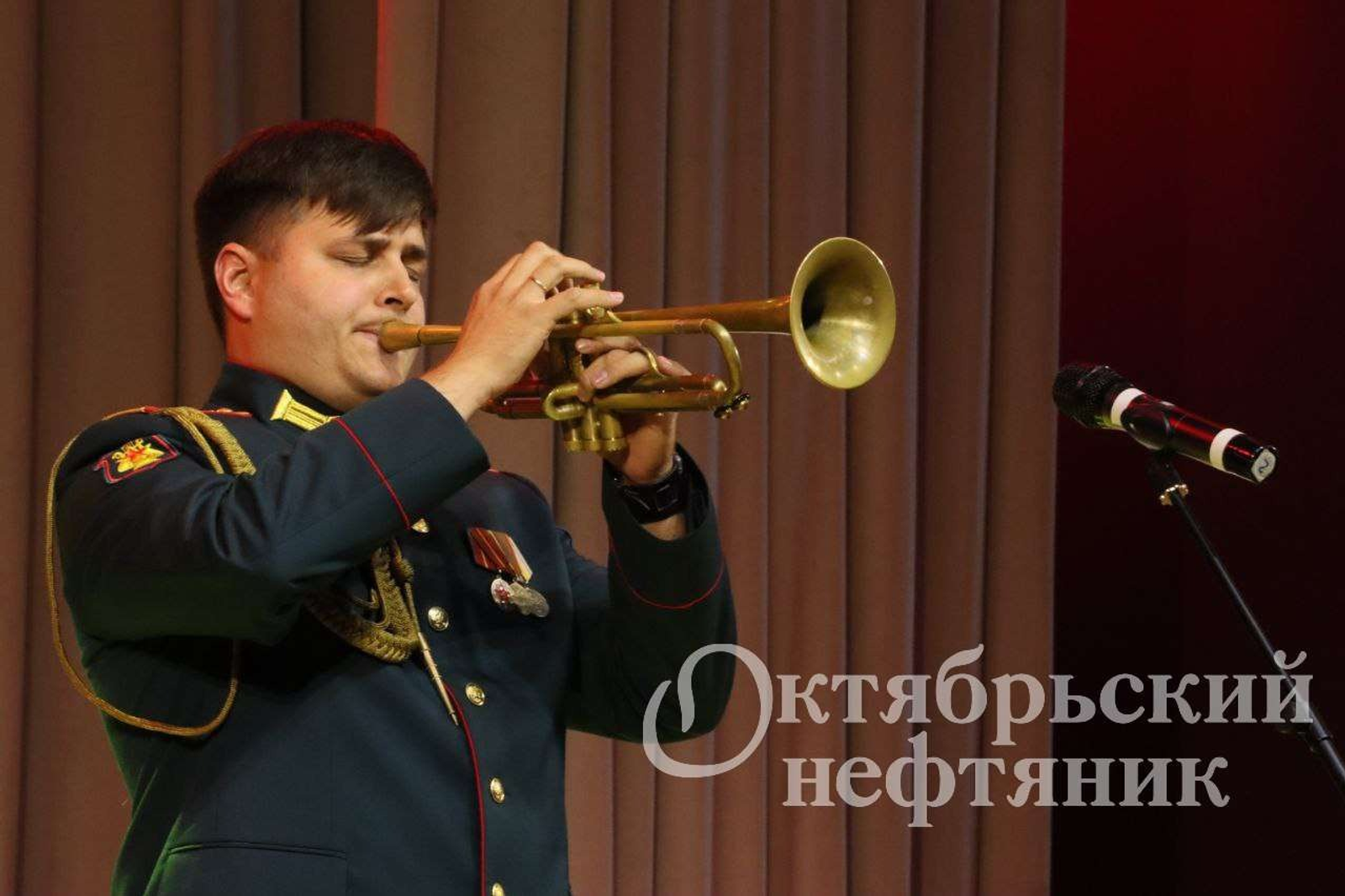 «Октябрьский нефтяник»