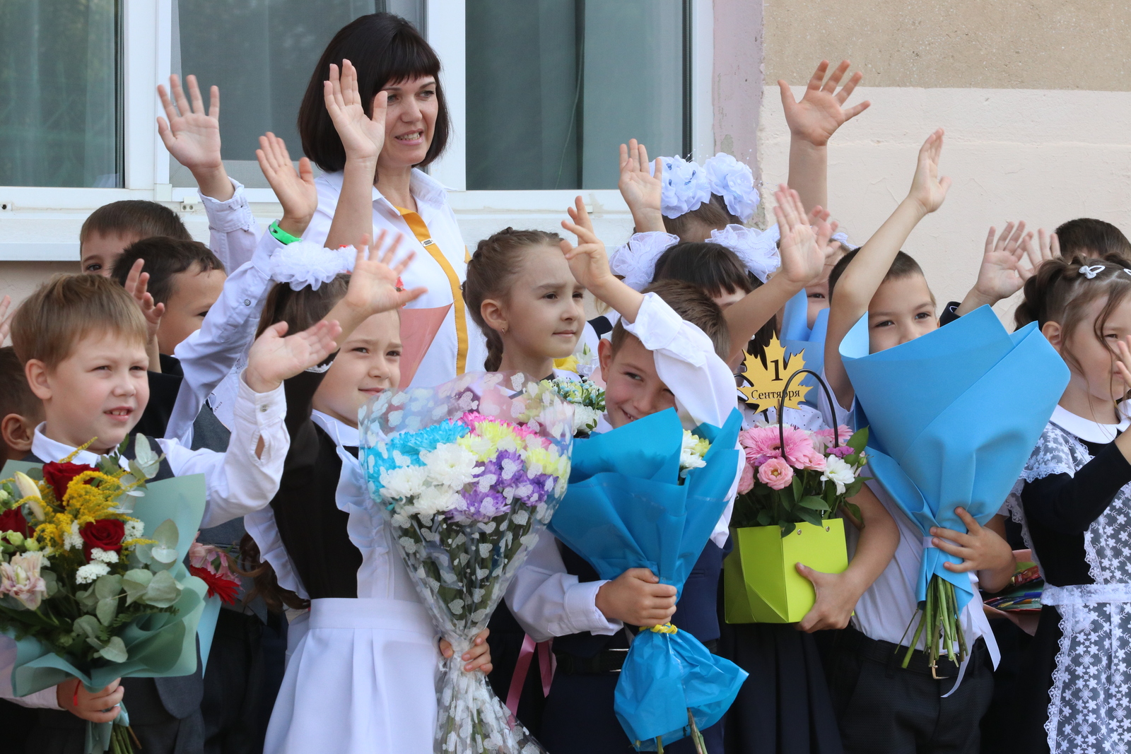 Башкирская гимназия № 4 в Октябрьском сегодня открыла двери для 61 первоклассника