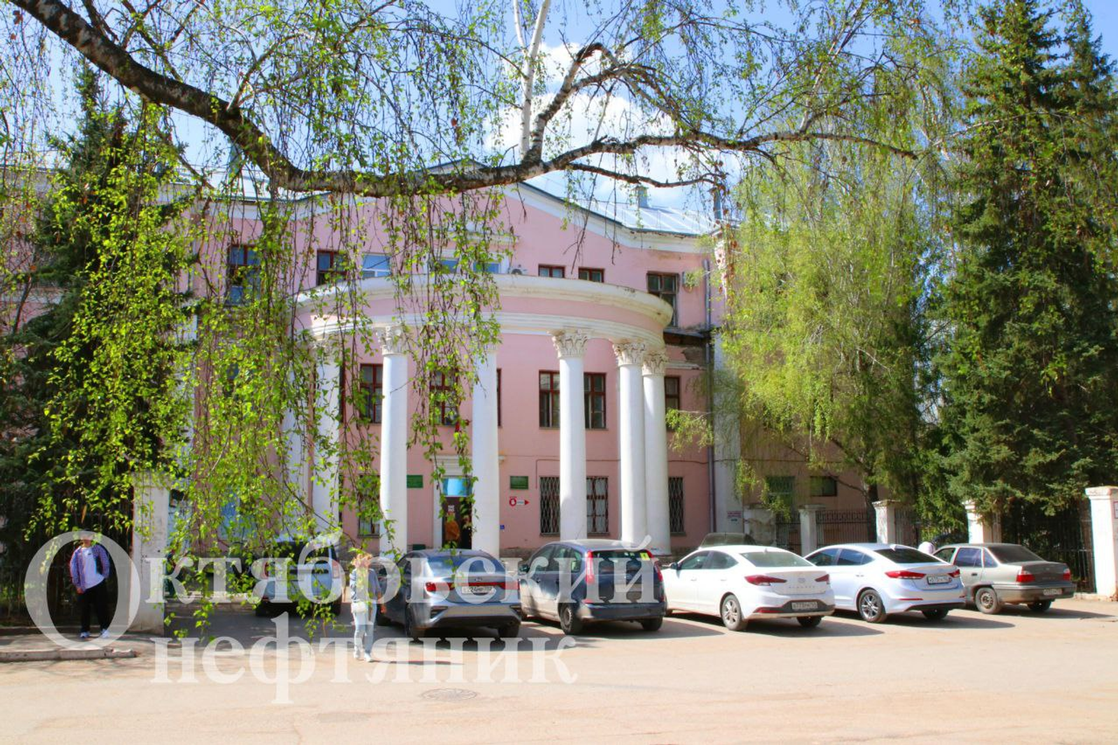 Путин поручил достроить объекты здравоохранения с нарушенными сроками