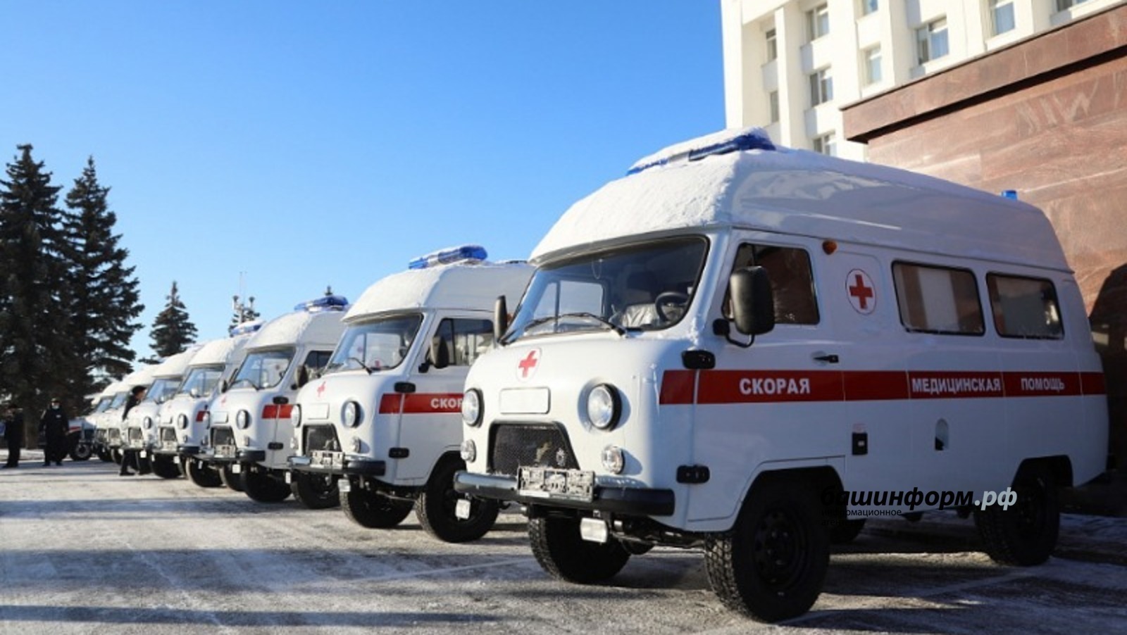 В Башкирии дополнительно появятся автомобили «скорой» и школьные автобусы